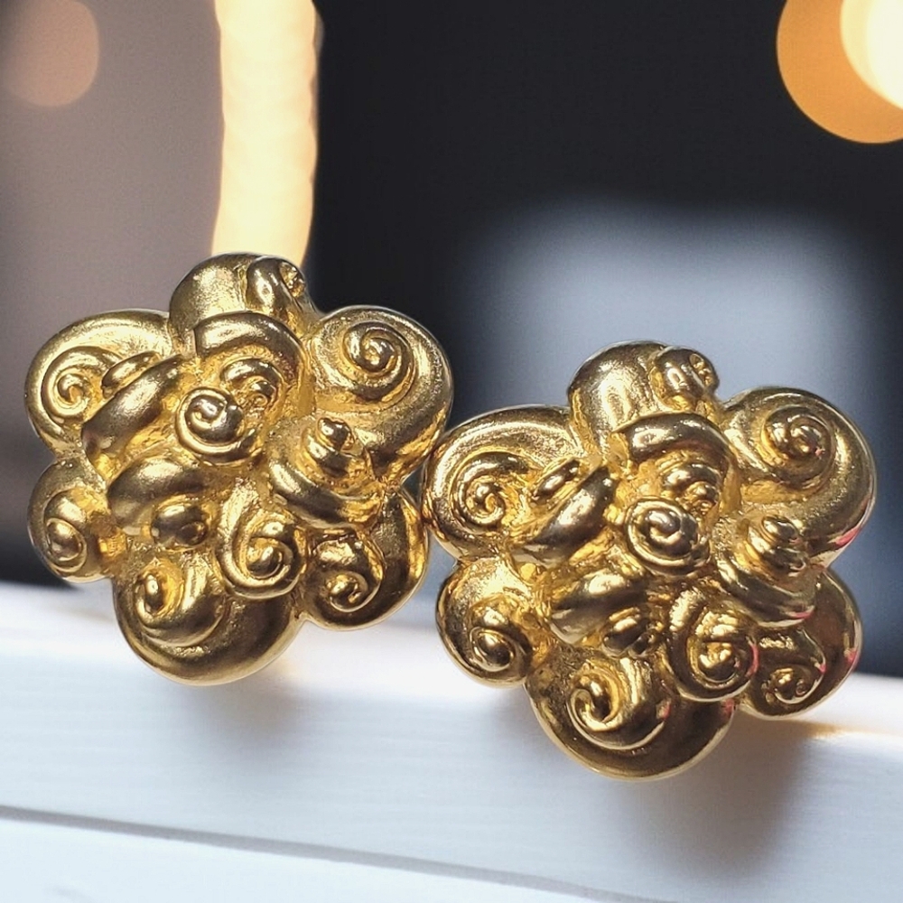 Fabulous Vintage French Ornate Gold Plated Clip-on Earrings